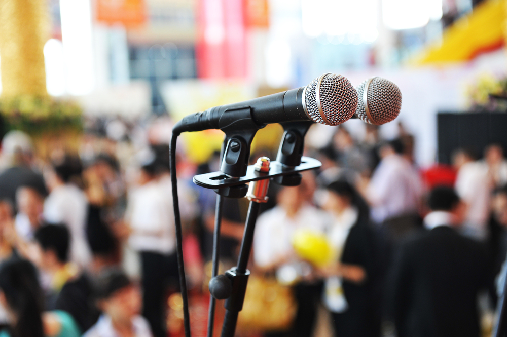 5 Power Tips to Become A Better <br>Public Speaker