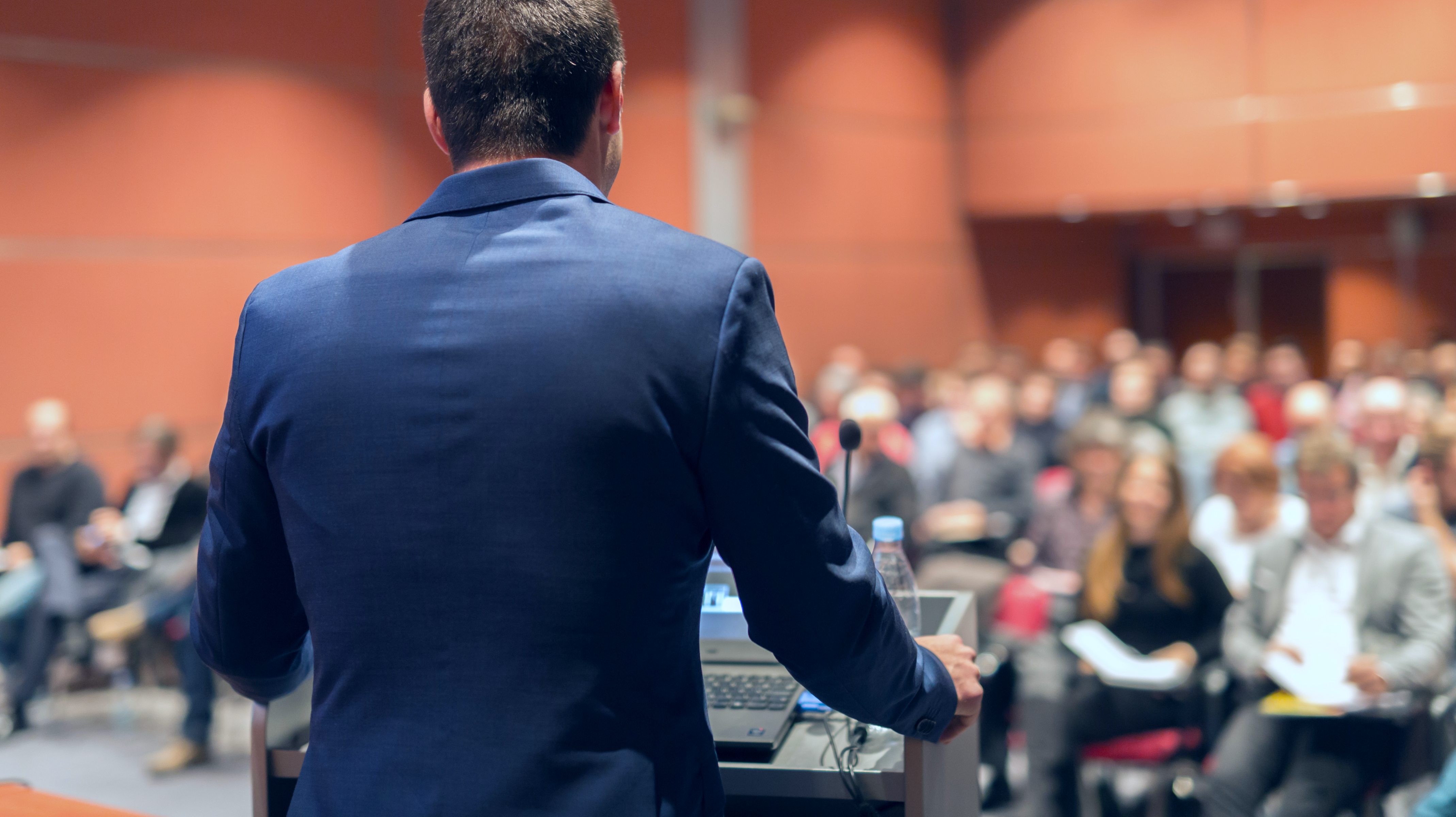 4 Proven Tips for CEOs to Project Confidence During a Presentation