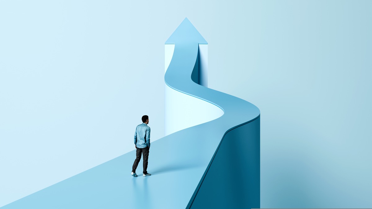 Career Growth: Reaching The Peak of Your Career In a Declining Industry